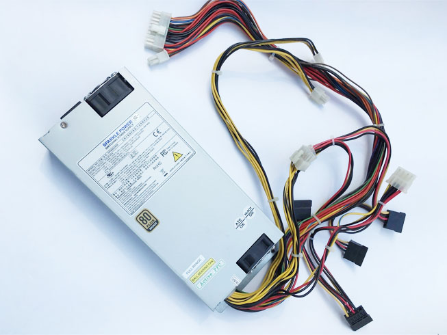 FSP SPI400U4BB 100-240V-8-4A 60-50Hz adaptateur